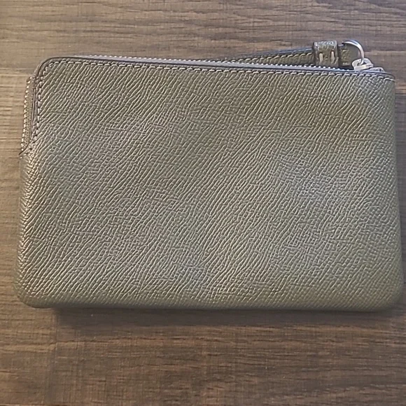 Coach Green Wristlet - Picture 4 of 5